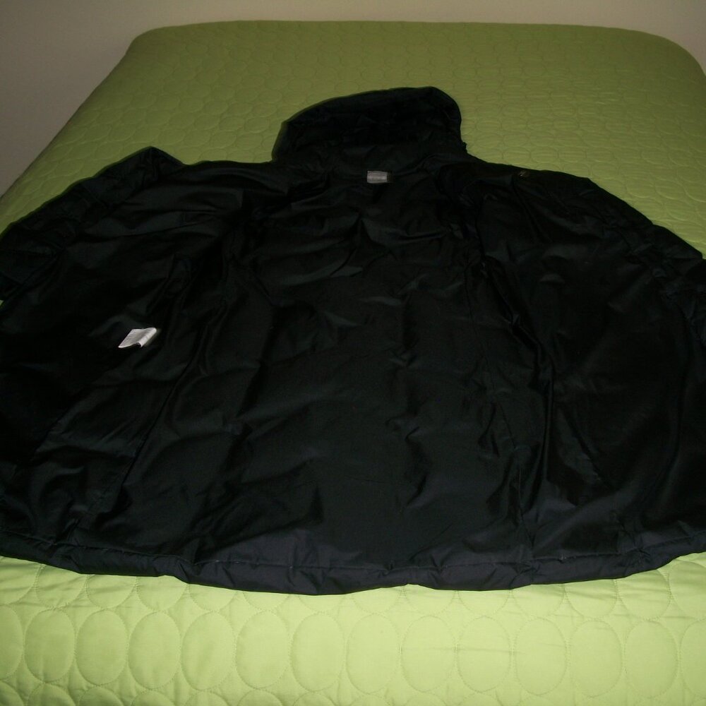 Patagonia Women's Black Down Puffer Coat with Hood - Picture 10 of 16